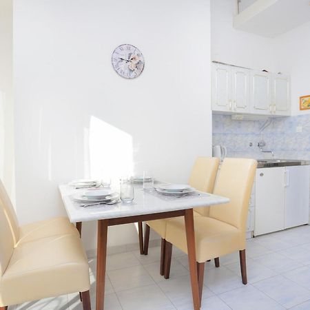 Apartments And Rooms With Parking Space Kastel Stafilic, Kastela - 18673 Quarto foto