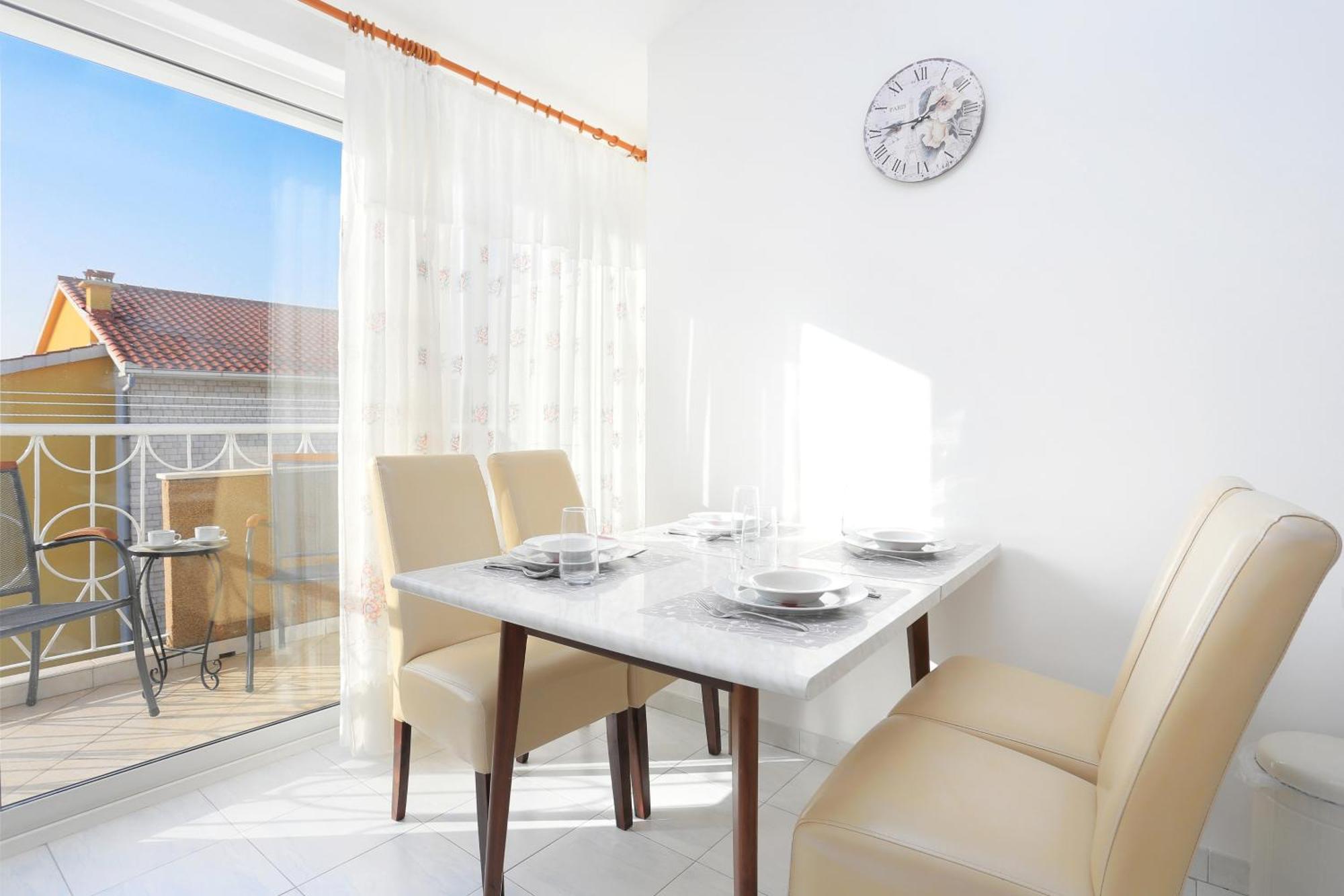 Apartments And Rooms With Parking Space Kastel Stafilic, Kastela - 18673 Quarto foto