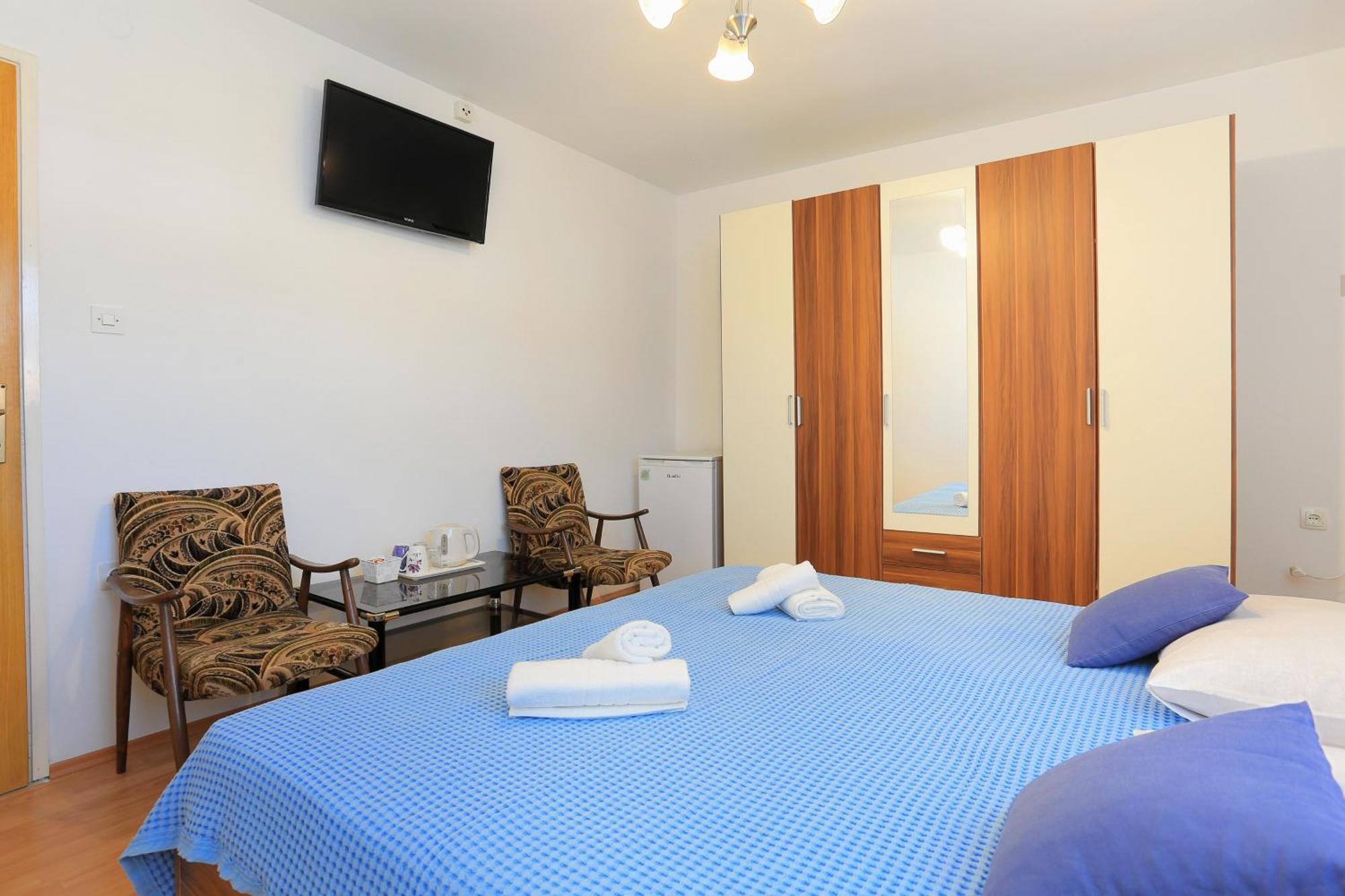 Apartments And Rooms With Parking Space Kastel Stafilic, Kastela - 18673 Quarto foto